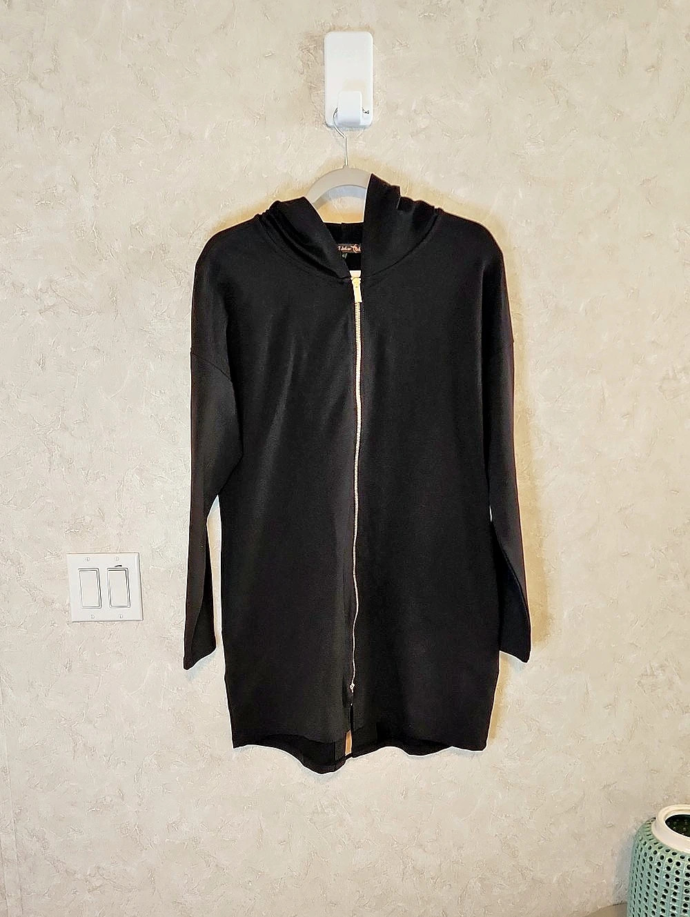 Julian & David Black Hooded Zip Jacket Size Medium NWT